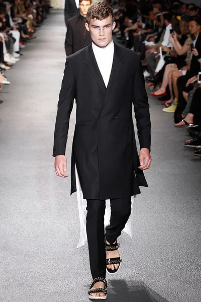 Look 56